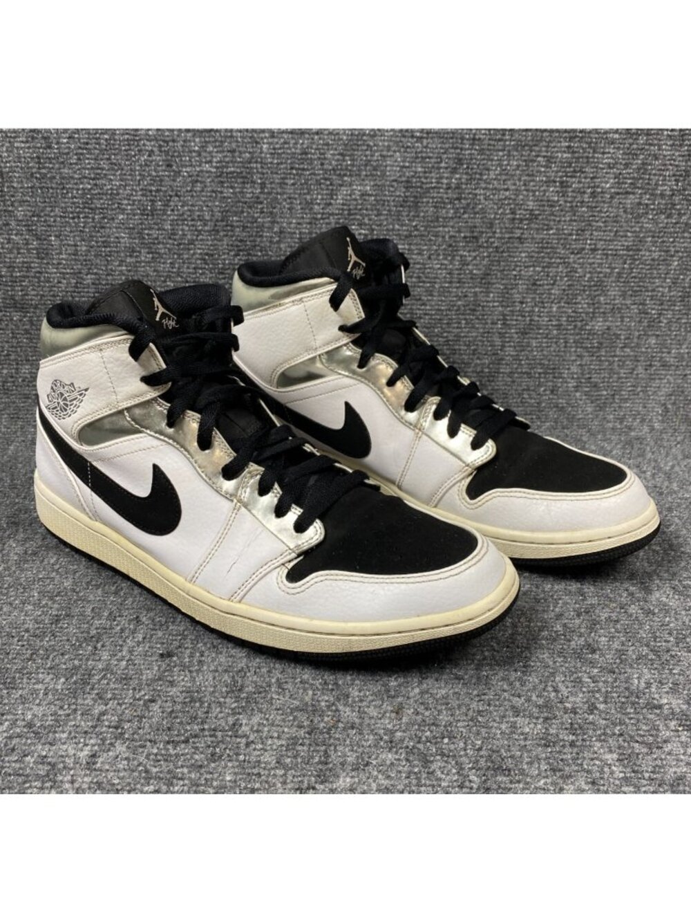 Jordan 1 Mid Sneakers Mens 12 Alternate Think 16 White Black Silver 554724-121